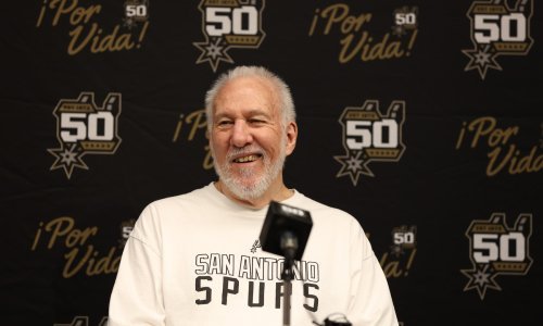 U 74-oj godini života dobio je petogodišnji ugovor u NBA ligi i nove milijune