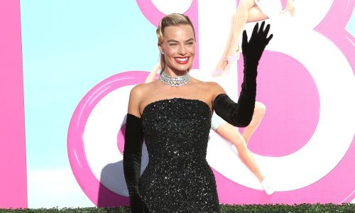 Margot Robbie oduševila: Na ružičastom tepihu osvanula poput Barbie iz 60-ih