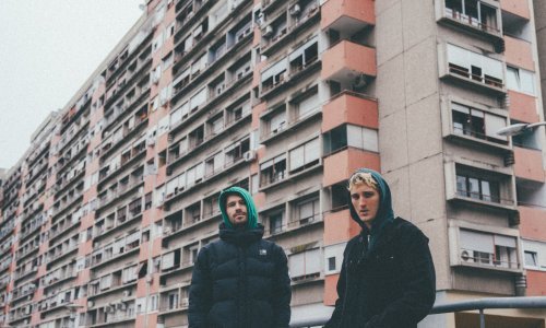 Alt-pop duo litl itali objavio spot za pjesmu 'tRn'