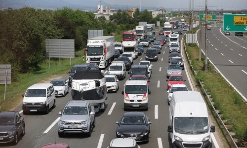 Kolona kod Lučkog sedam kilometara, vozilo u kvaru između tunela Ledenik i Bristovac