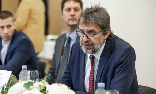 DSHV provjeduje jer srbijanski ministar negira Šešeljevu osudu za ratni zločin