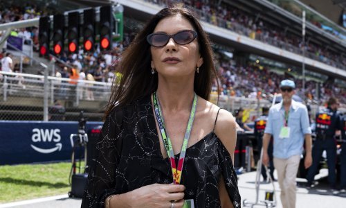 San svakog muškarca: Zaspao na ramenu Catherine Zeta-Jones