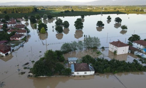 Obilna kiša u Turskoj izazvala poplave i klizišta, jedna osoba poginula