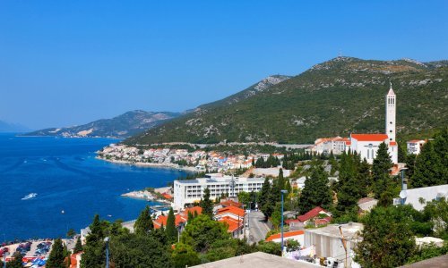 Pelješki most ga nije izolirao: Neum proživljava pravi turistički procvat
