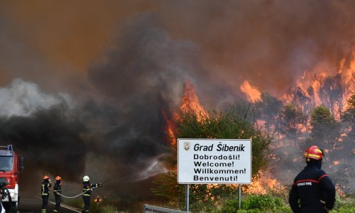 U gašenju požara kod Grebaštice ozlijeđena četiri vatrogasca