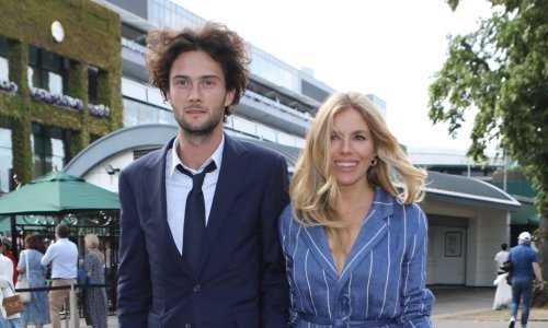 Trendi par uskladio je stajlinge, a ja sam pronašao slične, ako ne i bolje kombinacije