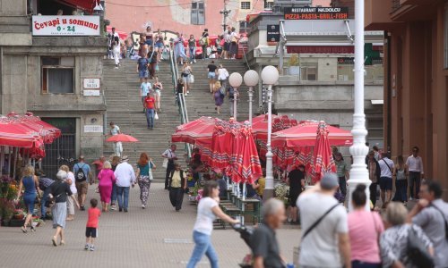 Trendovi s popisa stanovništva: Gotovo 30 posto osoba starijih od 25 godina živi s roditeljima