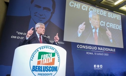 Tajani izabran za Berlusconijevog nasljednika na čelu stranke Forza Italia