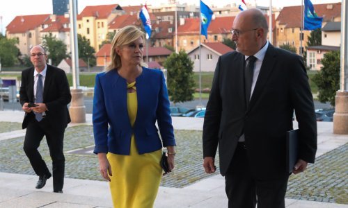 Besprijekorna elegancija: Kolinda Grabar Kitarović javila se u efektnom stajlingu