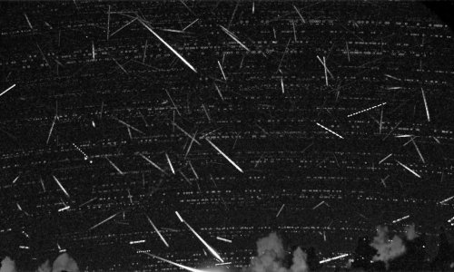 Pogledajte snimke meteora bolida koji je sinoć zabljesnuo nad Hrvatskom