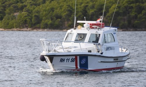Strašna nesreća u Murterskom moru: Jahta pokosila ribarski brod, jedna osoba poginula