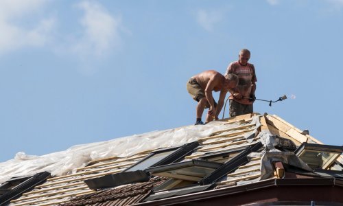 Staro pitanje usred toplinskog vala: Koliko su radnici u Europi zaštićeni od vrućine?