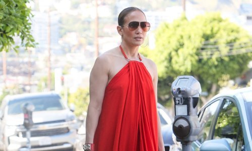 Gradske ulice kao modna pista: Jennifer Lopez izazvala senzaciju u crvenom