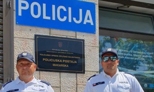 Policijski dvojac iz Poljske snašao se u trenutku; spasio muškaraca iz mora