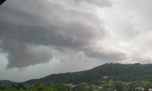 Olujno nevrijeme u Sloveniji: Jedna osoba poginula na Bledu