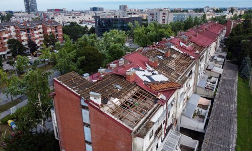 Pogled iz zraka: Olujni vjetar odnio krovove zgrada u Španskom