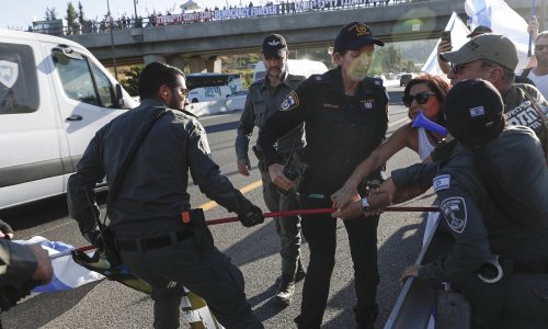 Stotine izraelskih prosvjednika hoda autocestom prema Jeruzalemu