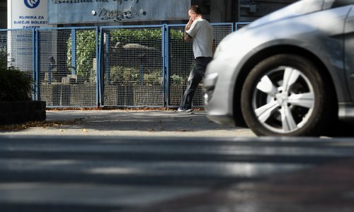 Dijete u Zagrebu ozlijeđeno u padu stabla na auto, Klaićeva bolnica poplavljena