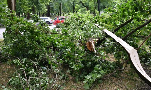 Dvojica muškaraca pala s krova dok su sanirali posljedice nevremena