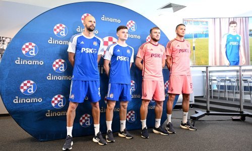 Dinamo je uoči derbija s Hajdukom predstavio dresove za novu sezonu