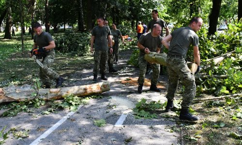 Banožić vojnicima koji pomažu nakon nevremena udvostručio naknade