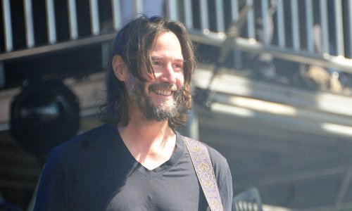 Dok traje štrajk u Hollywoodu, Keanu Reeves okupio stari bend, najavili prvi album i turneju