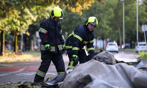 Više od 8600 vatrogasaca sanira posljedice olujnog nevremena
