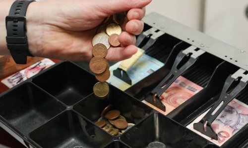 Potrošnja u maloprodaji skočila treći mjesec zaredom