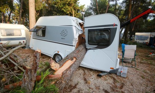 Razoren kamp, iščupana stabla: Ovako izgleda Novigrad nakon oluje