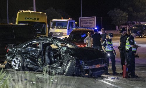 Sudar dva auta i kombija kod Omiša, 15 ozlijeđenih