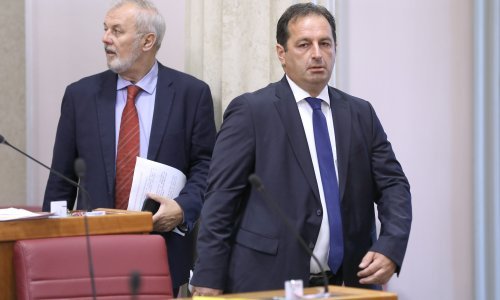 Borić: Milanović je ponizio oporbu; Grbin: Uspavali ste nas bolje od normabela