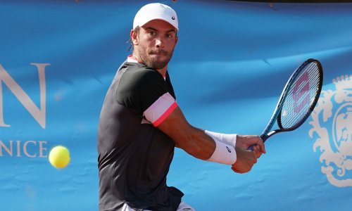 Borna Ćorić nakon velike borbe izgubio od Carlosa Alcaraza; odlučuju mješoviti parovi