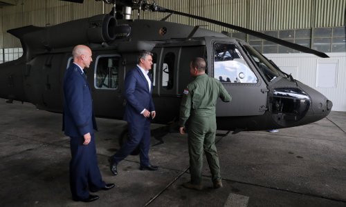 Milanović helikopterom odletio na 'mini godišnji' na omiljeni otok, evo kada se vraća