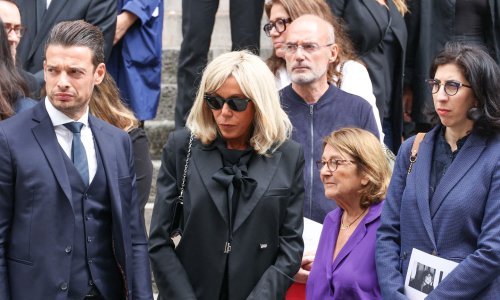 Ulice Pariza u znaku Jane Birkin; Brigitte Macron predvodila poznate na oproštaju od ikone