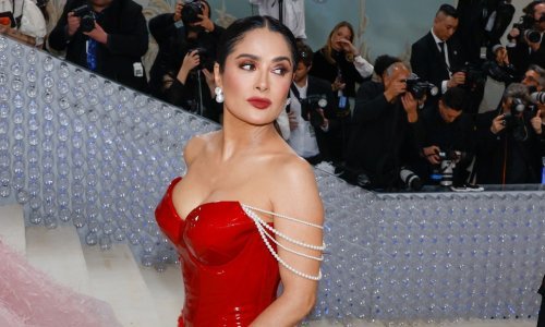 Salma Hayek ima odličan badić, savršen za žene s oblinama