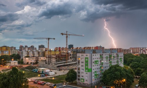 Spriječite štete: Evo kako zaštititi elektroničke uređaje u slučaju oluje