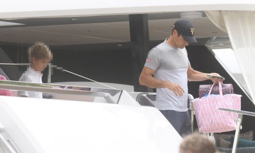 Umjesto u razgledavanju Roger Federer završio na teniskim terenima