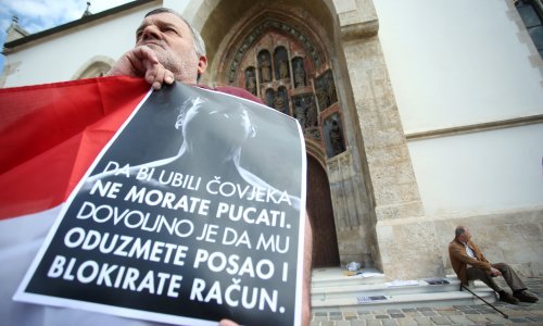 Smanjio se broj blokiranih građana, a dug se popeo na 2,3 milijarde eura