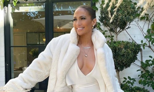 Od plesa na stolu do bikini izdanja: Ovako je Jennifer Lopez proslavila 54. rođendan