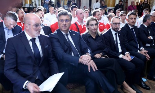 Komemoracija za Mirka Novosela: Došli Plenković, Tomašević, Brnjac...