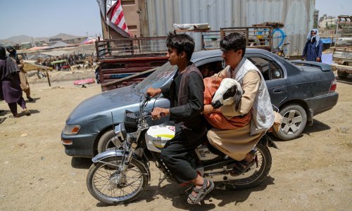 Talibani žele zabraniti nošenje kravate: To simbolizira križ u kršćanskoj vjeri