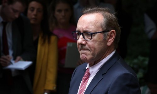 Rasplakao se na sudu: Kevin Spacey oslobođen je po svih devet točaka optužnice za seksualni napad