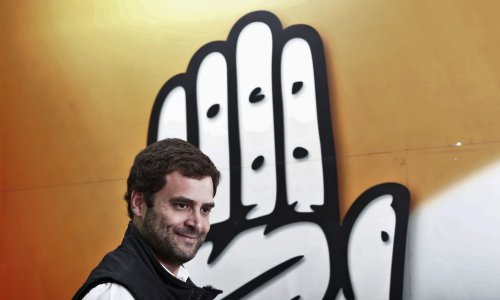 Na čelo Indije se vraća dinastija Gandhi?