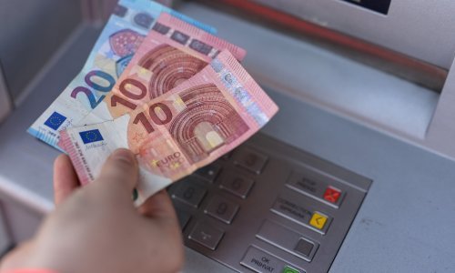 Hrvati imaju kredite od 20 milijardi eura, evo na što su potrošili novac