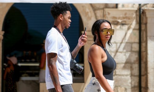 Mlada nada NBA lige 'uhvaćena' na Stradunu s atraktivnom djevojkom