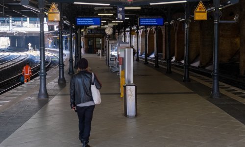 Zastava sa svastikom izvješena u njemačkom gradu: To je neljudski i protuustavno