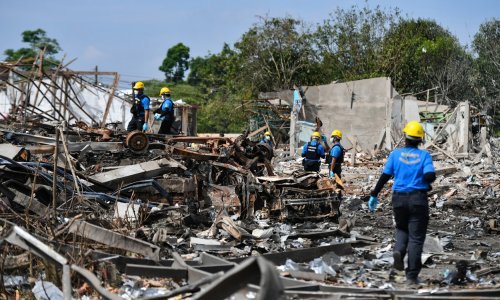 Dvanaest mrtvih, više od stotinu  ozlijeđenih u eksploziji petardi u skladištu