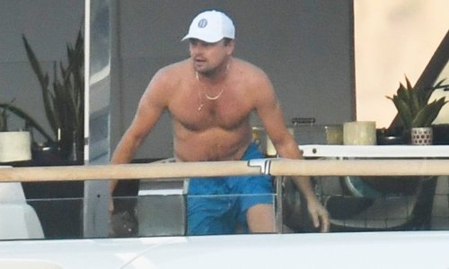 Okružen ljepoticama Leonardo DiCaprio uživa na Sardiniji