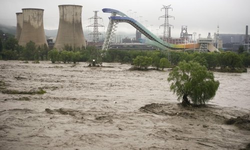 Snažna oluja u Pekingu odnijela 11 života, 27 ljudi nestalo, pomaže i vojska
