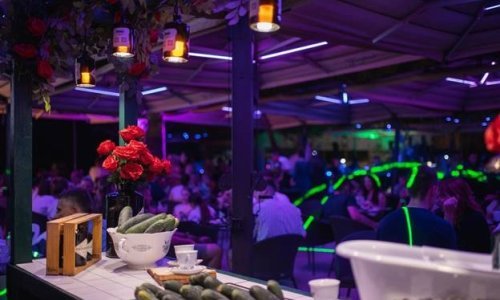 Koreograf i influencer Luciano Plazibat sa svojim Splićanima uživao u 'balunu' na vrući zrak, a skoro je i zaplesao na svili